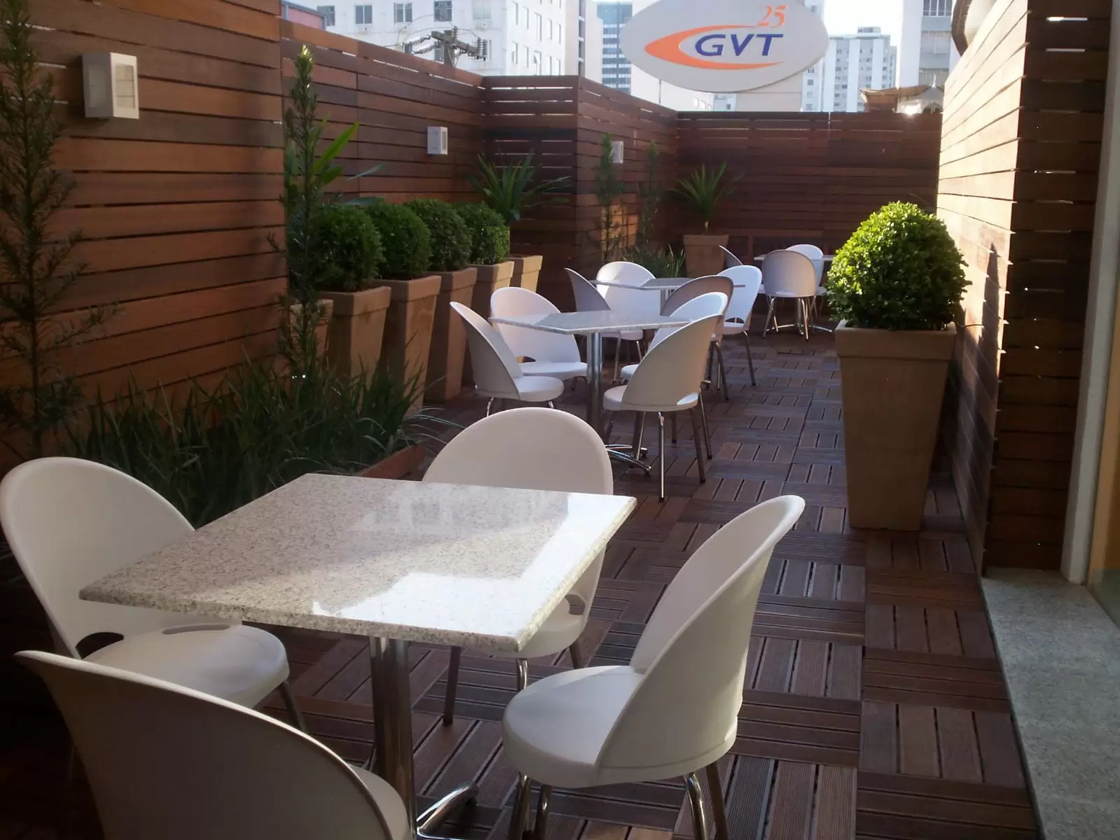 cadeiras e mesas restaurantes, lanchonetes, bar, refeitório e praça de alimentação