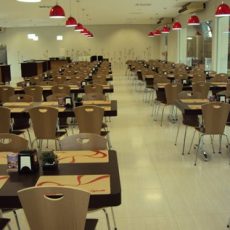 Renove seu ambiente de trabalho com móveis de qualidade para refeitórios e cozinhas industriais