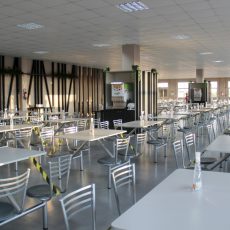 Mesas e cadeiras para Refeitório e Restaurante Industrial