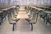 Mesas fixas para o refeitório