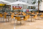 Mesas e cadeiras para praça de alimentação de shopping